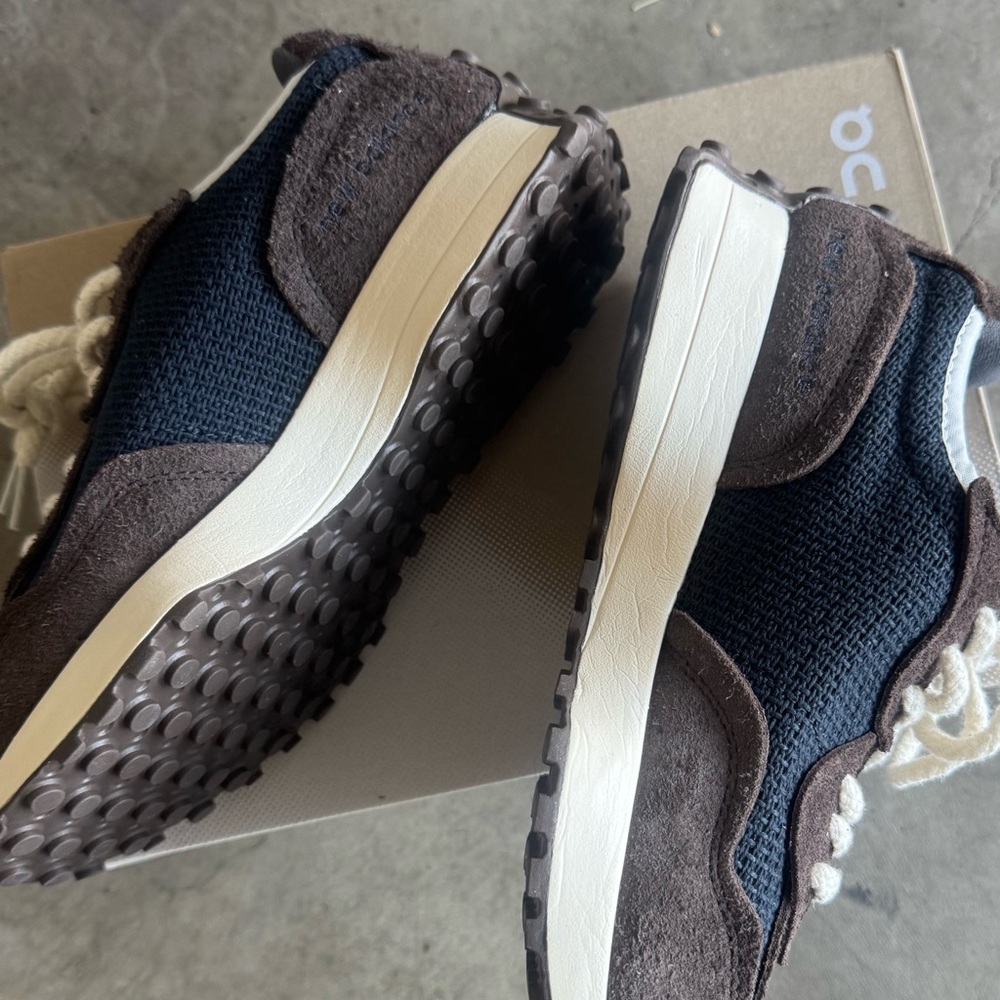 Stylish Black and Brown Sneakers - Picture 3 of 8